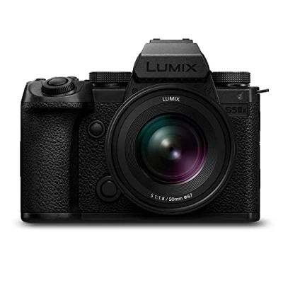 Afbeelding van Panasonic LUMIX DC S5M2XCE Spiegelvrije Full Frame Camera met S 50mm F1.8 lens, 4K 60P en 6K 30P onbeperkte opname, Flip Screen, Wi Fi, Phase Hybrid AF, DMW BLK22 accu, zwart