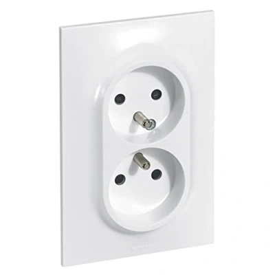 Afbeelding van Legrand LEG91333 Neptune dubbel stopcontact met aarde, 3680 W, 230 V, wit