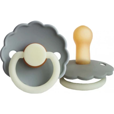 Afbeelding van FRIGG Daisy Glow In The Dark Fopspeen French Gray / Portobello 6 18 Mnd 2 Stuks