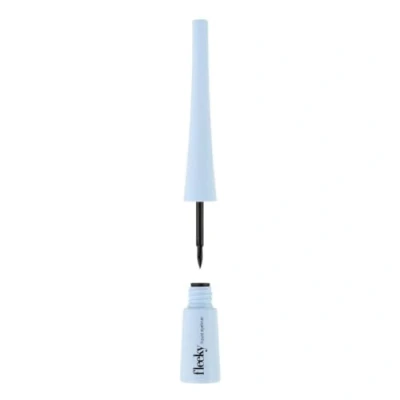 Afbeelding van Zwarte Liquid Eyeliner: Ultieme Precisie &amp; Intense Kleur Waterproof, Langdurig Makkelijk te Verwijderen