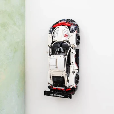 Afbeelding van Brickify Wandmontagehaak compatibel met Lego 42096 Technic Porsche 911 RSR raceauto modelbouwset eenvoudig te installeren vervaardigd in het Verenigd Koninkrijk Auto NIET inbegrepen