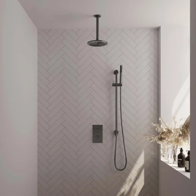 Afbeelding van Brauer Gunmetal Edition Regendoucheset inbouw hoofddouche 20cm plafondarm 2 functies glijstang inclusief inbouwdeel handdouche Staaf
