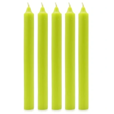 Afbeelding van Effen kleur diner kaarsen, pak van 5 handgemaakte kaarsen 20 cm x 2 rustieke look bistrostijl taper (roestig limoengroen)