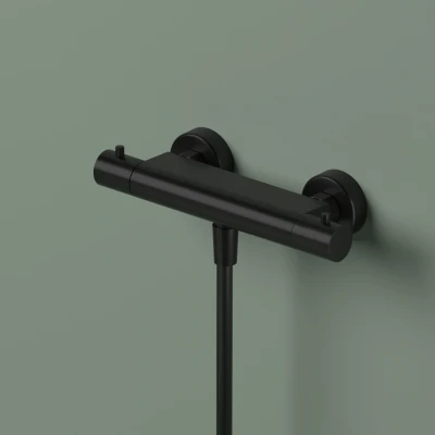 Afbeelding van Hotbath Thermostatische douchemengkraan met 1/2&quot; doucheslang onderaansluiting Geborsteld Zwart PVD AC008MBP