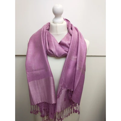 Afbeelding van Zijdezachte dames sjaal Jaleesa paisleymotief roze azalia paars