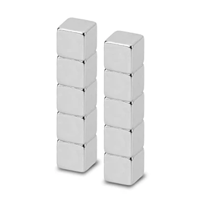 Afbeelding van MAUL Neodymium kubusmagneet magneet met hoge hechtkracht voor veelzijdig gebruik sterk elegant en modern design 7 x mm verpakking van 10 stuks lichtzilver