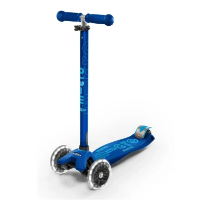 Afbeelding van Micro step Maxi Deluxe met LED verlichting in wielen de kleur Blauw