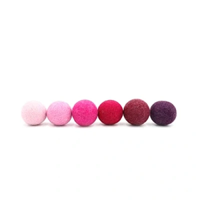 Afbeelding van LucyBalu® Vilten Kattenballen voor Katten I Kattenspeelgoed 100% Wollen Natuurlijk Speelgoed Speelballen Eerlijk uit Nepal 6 stuks Magenta