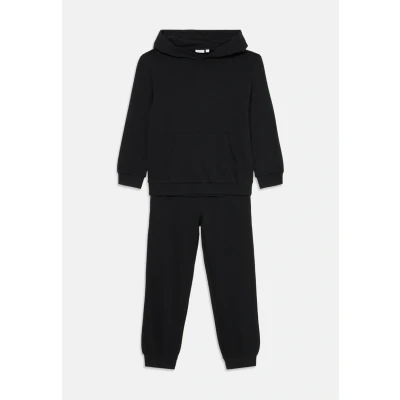 Afbeelding van NAME IT Joggingpak &#039;NKMVIAN&#039; zwart