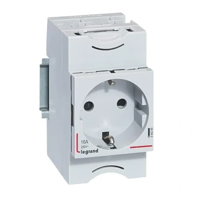 Afbeelding van Legrand 004285E stopcontact of 2P+T 16A 2,5 modules voor schakelkast