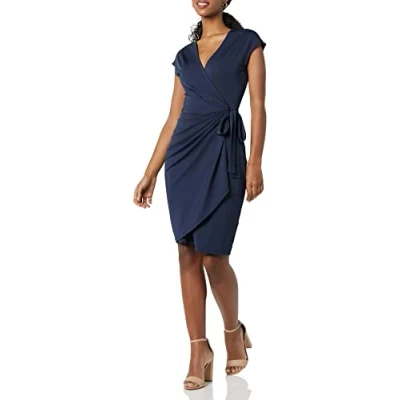 Afbeelding van Amazon Essentials Klassieke wikkeljurk met kapmouwen voor dames (verkrijgbaar in grote maten), marineblauw, 6X