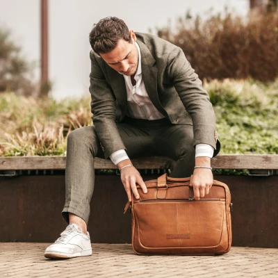 Afbeelding van The Chesterfield Brand Seth Business Bag cognac Laptoptas