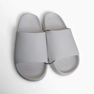 Afbeelding van Unisex slippers effen wit 45 (advies bestel 1 maat groter)