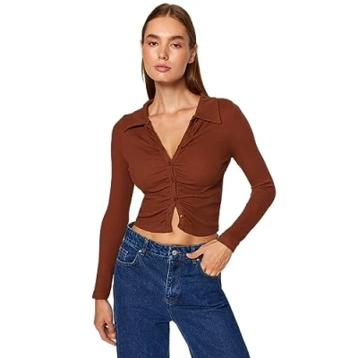 Afbeelding van Trendyol Bruine Aansluitende Cropped Polohals Geribde Katoenen Stretch Gebreide Blouse Twoaw23Bz00130