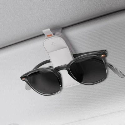 Afbeelding van Spigen Tesla Model Y 2025 Juniper/3 2023 2024 Highland Vegan Lederen Universele Siliconen Clip Zonnebril Houder voor Auto Zonneklep Accessoires Compatibel met BMW, Ford, Etc 2 Pack, Grijs