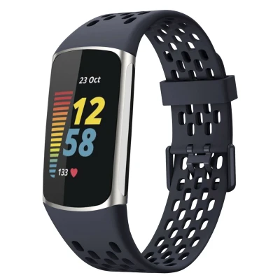 Afbeelding van Siliconen sport bandje met gaatjes voor de Fitbit Charge 5 / 6 Donkerblauw imoshion En TPU (zacht)