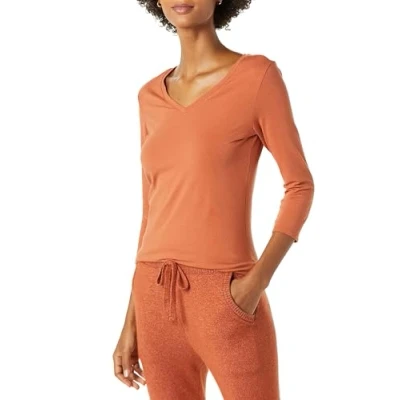 Afbeelding van Amazon Essentials Women&#039;s T shirt met driekwartmouwen en V hals in klassieke pasvorm (verkrijgbaar grote maten), Karamel, XS