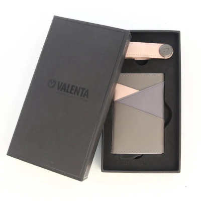 Afbeelding van Valenta Geschenkenset Grijse Leren Pasjeshouder met Ejector Snap en Roze Sleutelhouder Luxe Cadeaudoos