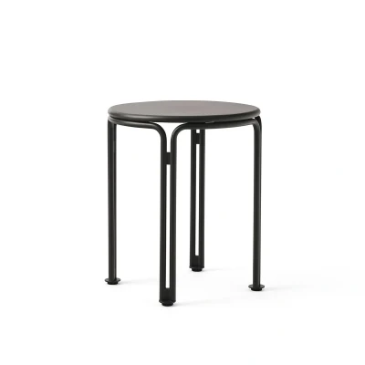 Afbeelding van &amp;Tradition Thorvald SC102 bijzettafel Warm black