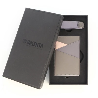 Afbeelding van Valenta Geschenkenset Grijse Leren Pasjeshouder met Ejector Snap en Paarse Sleutelhouder Luxe Cadeaudoos