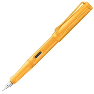 Afbeelding van Lamy safari mango vulpen met ergonomische handgreep &amp; gepolijste stalen veer in lijnbreedte EF robuuste ASA kunststof incl. inktpatroon T 10 blauw rechtshandig