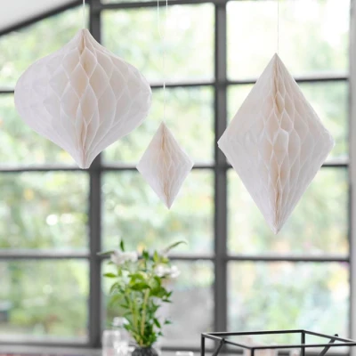 Afbeelding van Ginger Ray Witte Honingraat Papieren Hangdecoraties 3 stuks