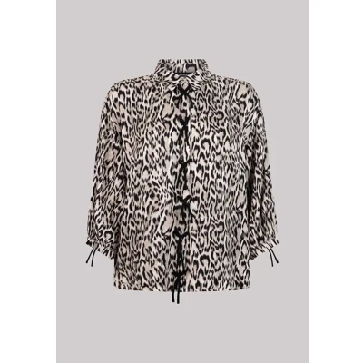 Afbeelding van JANSEN Amsterdam Blouse Robine Bowdetails Bruin/dessin 44