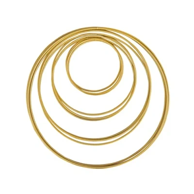 Afbeelding van Rayher 25211616 metalen ringen, 12 stuks, 4 maten gesorteerd, goud gecoat, dikte ca. 3 mm, draadringen om te knutselen, voor wikkeltechniek, dromenvanger, bloemschikken, bruiloftskrans, hoeps, 10 tot 25 cm