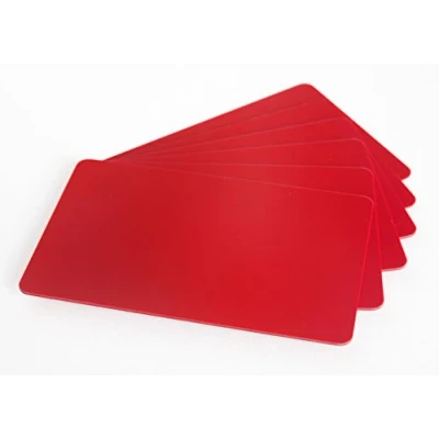 Afbeelding van 10 x Plastic kaarten rood blanco in EC kaartformaat voor identiteitskaarten betaalkaarten en bankkaarten gezondheidskaarten
