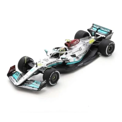 Afbeelding van Mercedes AMG F1 W13 E Performance Spark 1:18 2022 Lewis Hamilton Petronas 18S769
