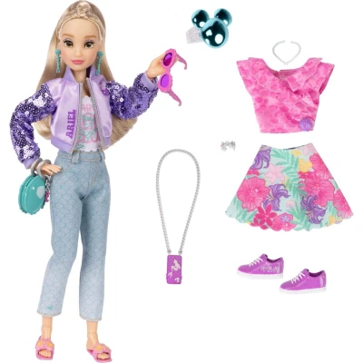 Afbeelding van Disney ILY 4ever Modepoppen Ariel 11.5&quot; lang met 13 punten van articulatie, twee complete mix en match outfits glinsterende Mickey Ring voor jou!