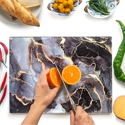 Afbeelding van glazen snijplank 40x30cm: werkbladbeschermer voor keukens Duurzame, hygiënische werkbladbeschermers Krasbestendig, hittebestendig, gemakkelijk schoon te maken Grijs en goud