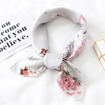Afbeelding van Kleine Dames Sjaal Zijden Bandana Wit Bloesem