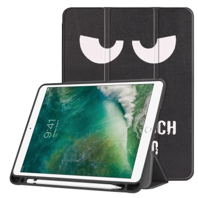 Afbeelding van Apple iPad 2017 (5e generatie) Hoes: iMoshion Design Trifold Bookcase Don&#039;t touch Quotes Bedrukking Kunstleder Tablet Hoezen