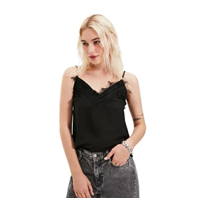 Afbeelding van Trendyol Zwarte Kanten Gedetailleerde Geweven Blouse Met Bandjes Twoss19Bb0208