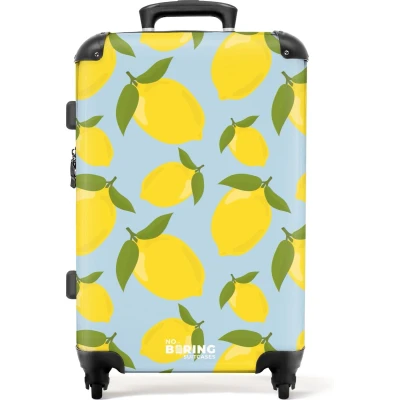 Afbeelding van NoBoringSuitcases.com® Koffer groot Rolkoffer lichtgewicht Pastel blauw met citroenen Reiskoffer 4 wielen Grote trolley XL 20 kg bagage