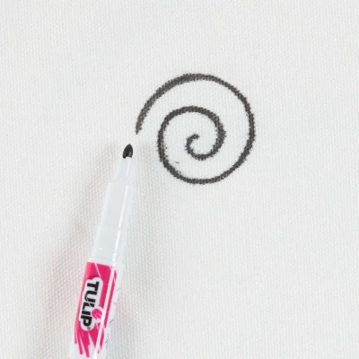Afbeelding van Tulip Permanent fabric markers Fine writers 20pcs