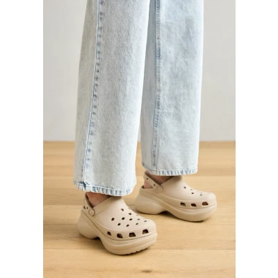 Afbeelding van Crocs BAE Clogs, Dames, Maat: 36/37, Taupe Kunststof