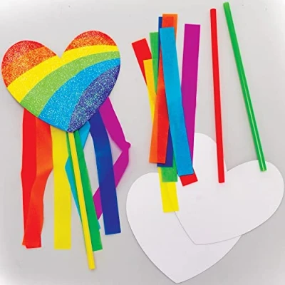 Afbeelding van Baker Ross Rainbow Heart Wand Craft Kit Pak van 8, om te knutselen en versieren voor kinderen (FC443)