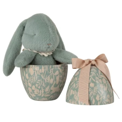 Afbeelding van Maileg knuffelkonijn bunny plush met ei groen 18 cm