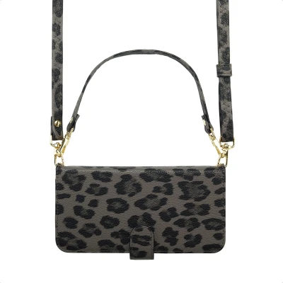 Afbeelding van Selencia Hoesje Geschikt voor iPhone 16e Sabi Bookcase met panterprint Midnight Black