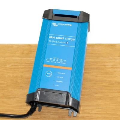 Afbeelding van Blue smart ip22 charger 24/16 (3) acculader boot