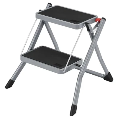 Afbeelding van SONGMICS Trapladder met 2 treden, inklapbaar, treebreedte 20 cm, antislip rubber, handgreep, belasting 150 kg, staal, grijs en zwart GSL002GY01