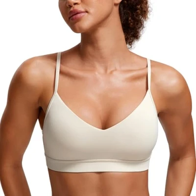 Afbeelding van CRZ YOGA Butterluxe V hals sportbeha&#039;s voor dames Verstelbare dunne bandjes Gevoerde yogatop Basic draadloze camisole Mijn Tan S