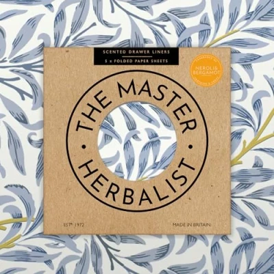 Afbeelding van The Master Herbalist Geurige NEROLI &amp; BERGAMOT geurende ladevoeringen in een blauw WILLIAM MORRIS ontwerp (gevouwen) Pack van 5 vellen Bevat etherische oliën Gemaakt het Verenigd Koninkrijk