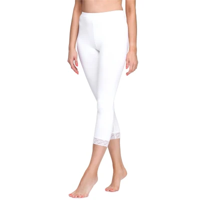 Afbeelding van Merry Style MS MS10 290 LE Dames Capri Leggings Sport Vrijetijdsbroek 3/4 Lengte met Kant Viscose Sporbroek Yogabroek Wit XS