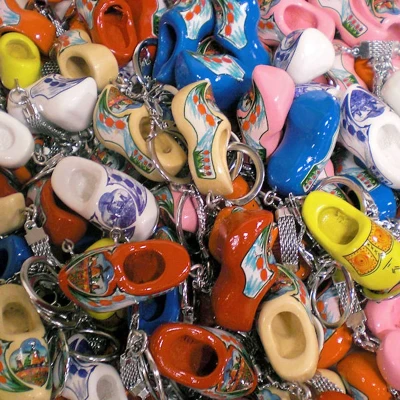Afbeelding van Sleutelhanger klompjes enkel mix 1000 stuks