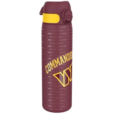 Afbeelding van ION8 Stalen Waterfles, 600 ml/20 oz, Lekvrij, Makkelijk te Openen, Veilige Vergrendeling, Vaatwasserbestendig, Hygiënische Flipcover, Draaggreep, Duurzaam, Reliëfprint, Ontwerp NFL Commanders
