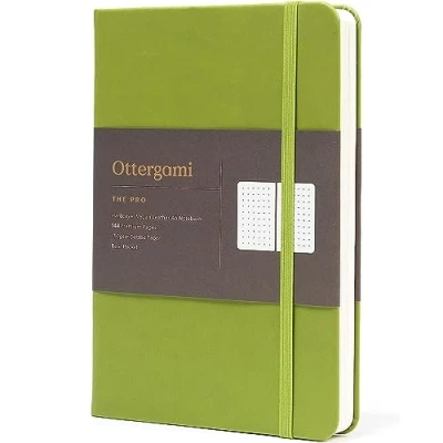Afbeelding van Ottergami Notitieboek A5 Notebook Journal met Puntjes Hoogwaardig Dik Papier 150g/m² 144 pagina’s Bullet Groen Dagboek Vegan Lederen Kaft Green Hardcover