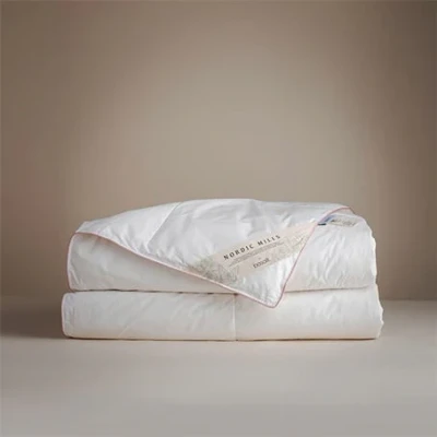 Afbeelding van Zijde Dekbed 4 Seizoenen Lits Jumeaux 240x200 CM Basalt Anti allergie Ga naar Discounter.nl &amp; Profiteer Nu